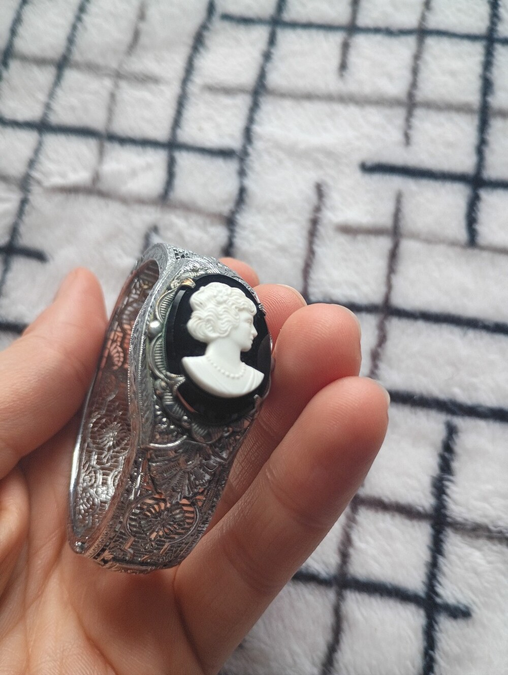 Silver Filigree Cameo Bracelet with Black and White Cameo